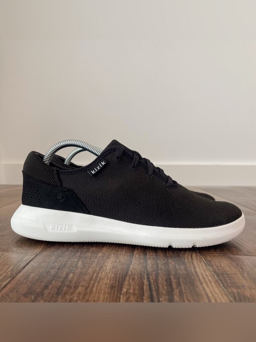 Kizik Madrid Sneaker Hands Free Shoe Eco Knit Upper Stretch Size 7 Black White
